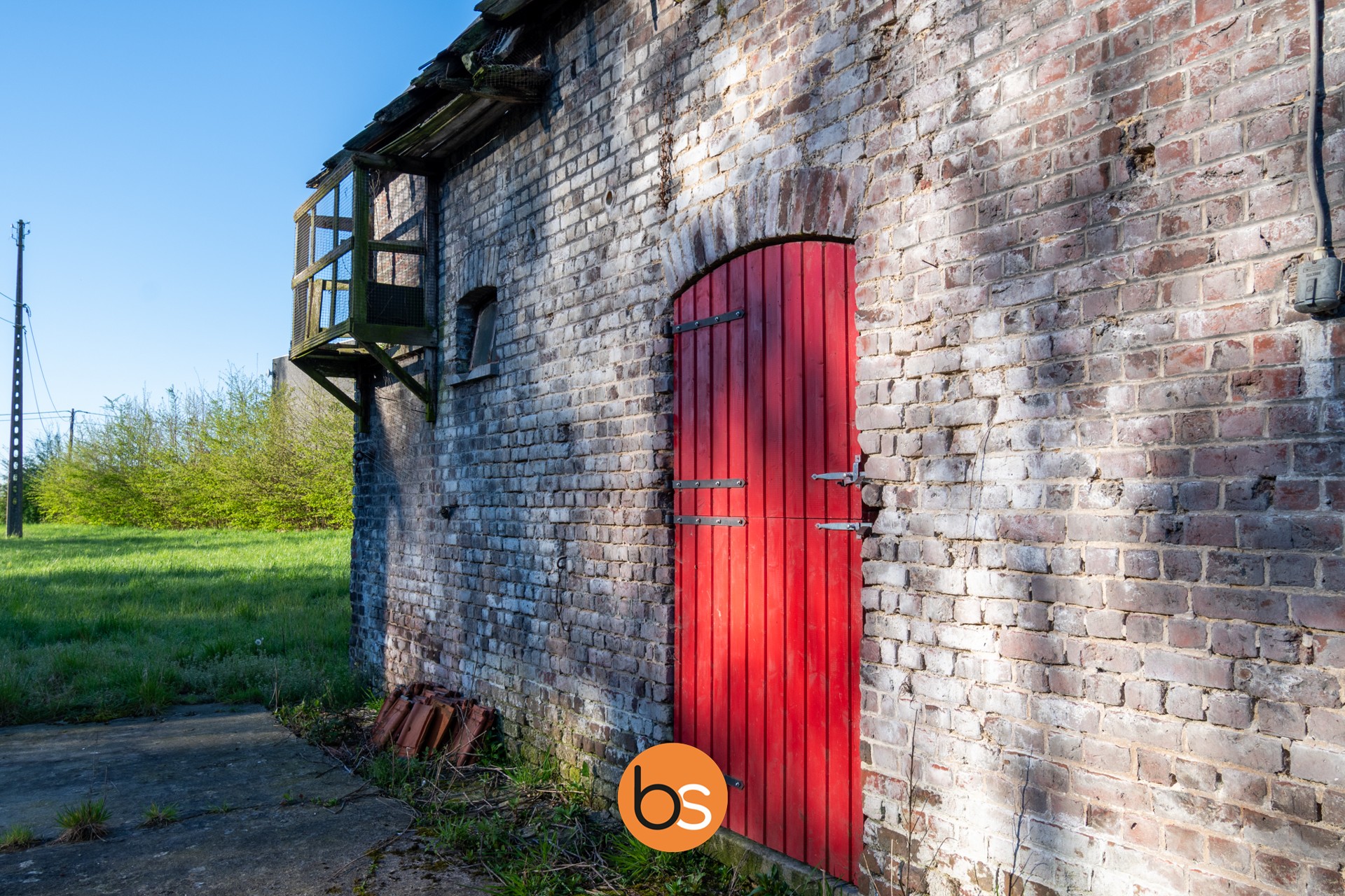 Idyllische zonevreemde hoeve op ca. 27.000 m² met woning, 2 schuren en ast - foto 5