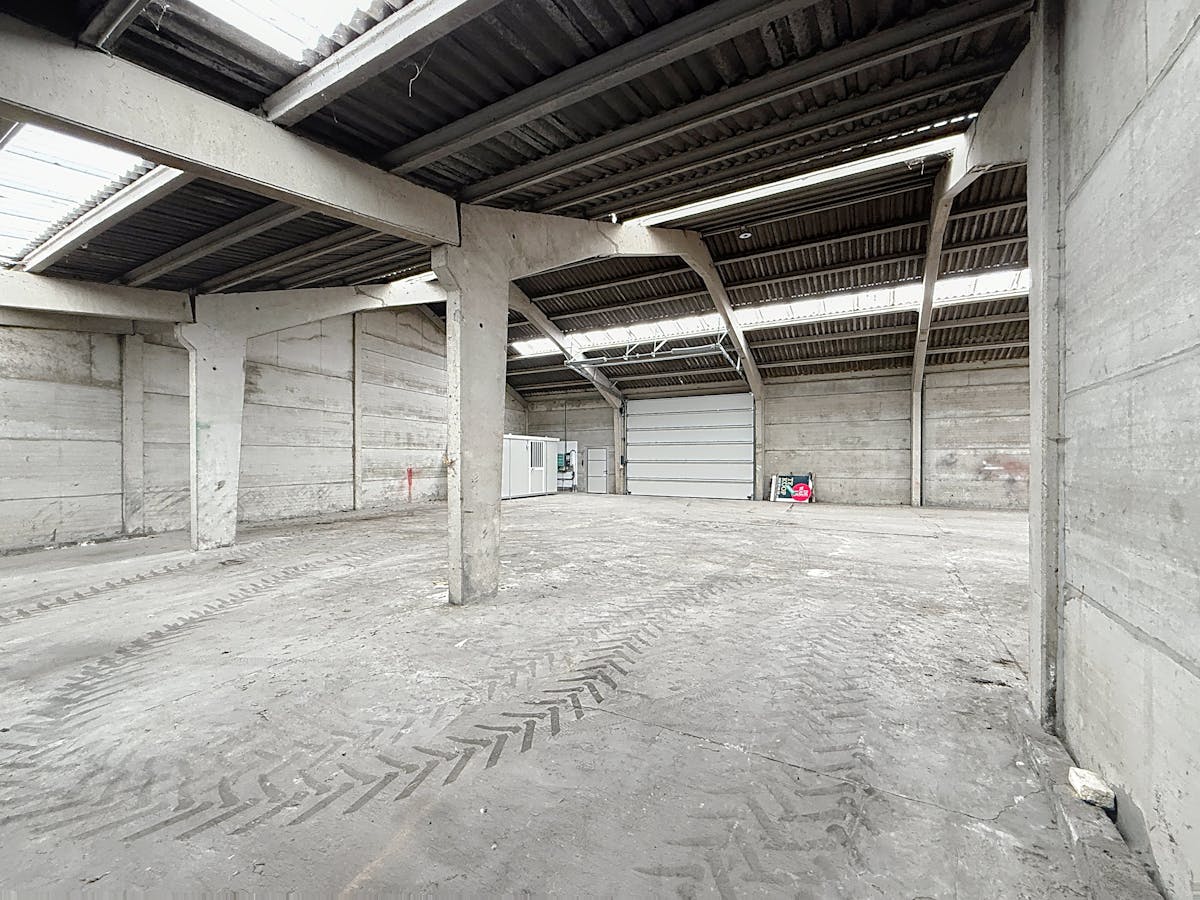 Entrepôt d'environ 845 m² à louer près de Furnes. - photo 4