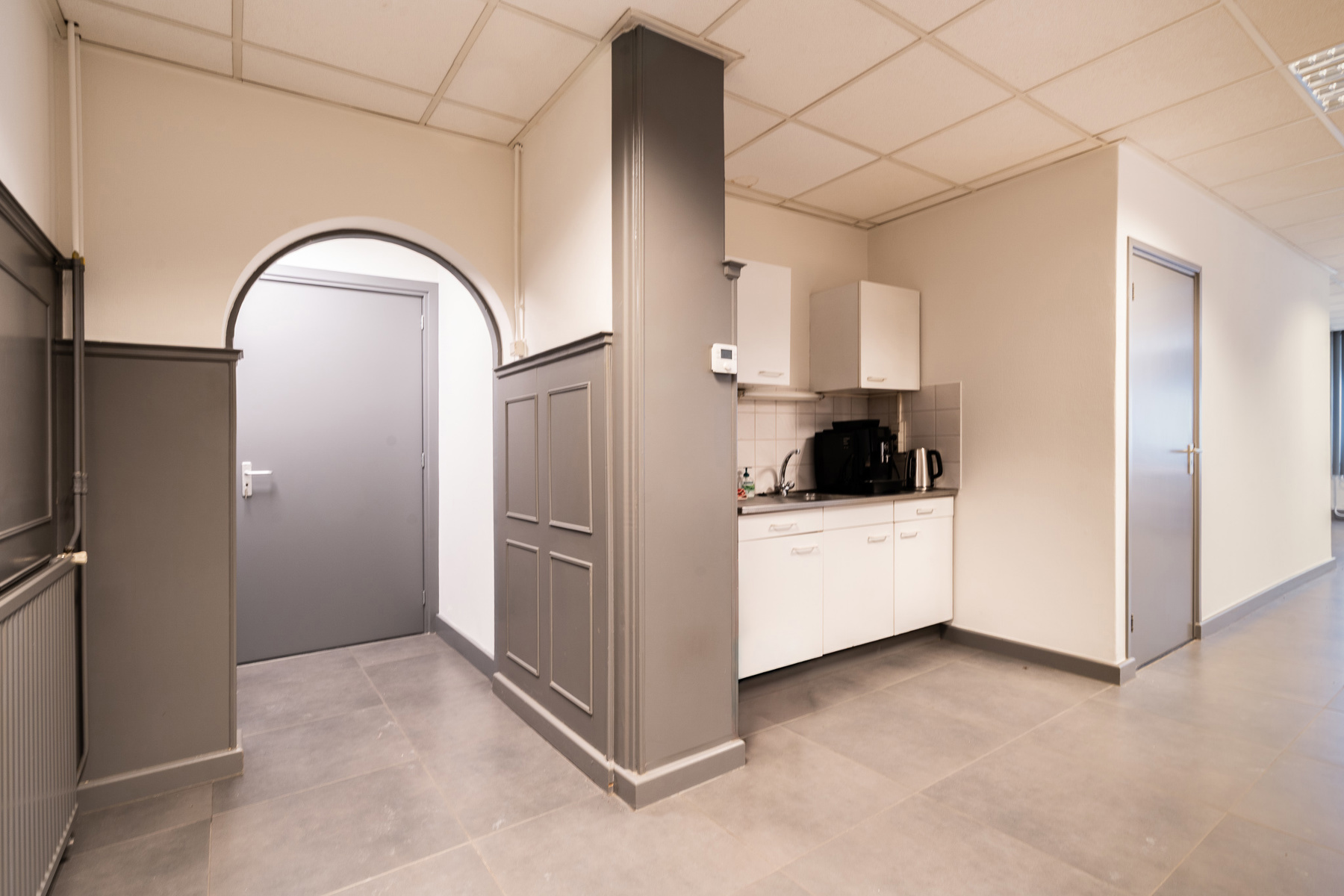 KANTOOR- OF HANDELSRUIMTE TE HUUR - foto 5