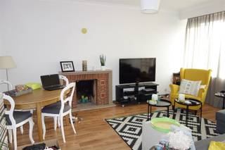 Appartement 1 chambre très bien situé au quatrième étage, avec une belle vue dégagée sur le site Philips et la verdure. L'appartement comprend un...