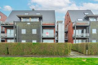 Appartement d'une chambre avec terrasse situé au premier étage de la Résidence..., Brugsevaart 40 à Nieuport. Cet appartement prêt à emménager...