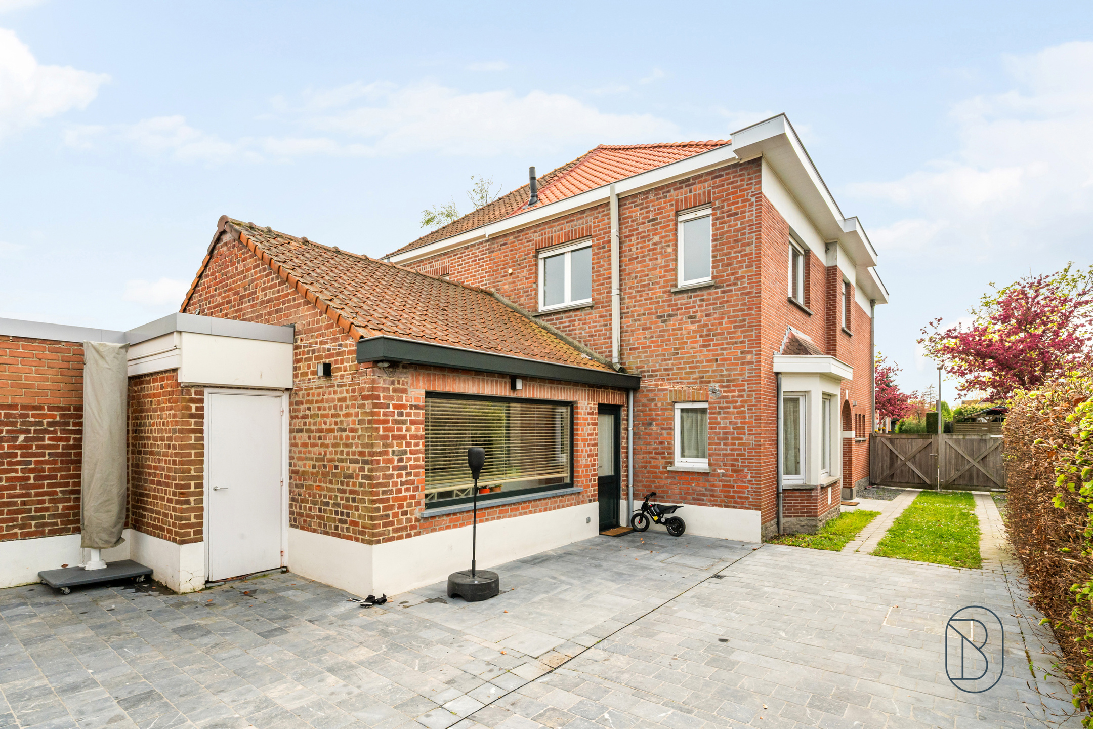 Topgelegen leuke woning met 3 slk, garage en TUIN! - foto 4