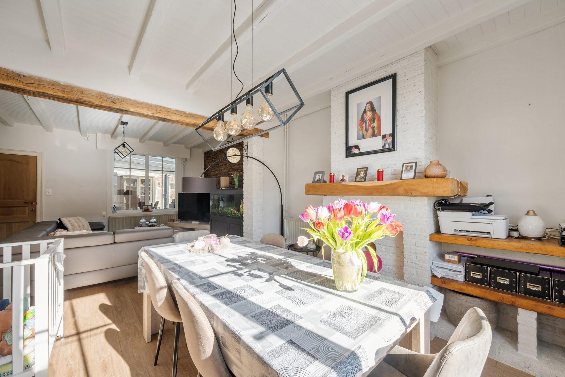 Instapklare woning met 2 garages en uitweg - foto 5