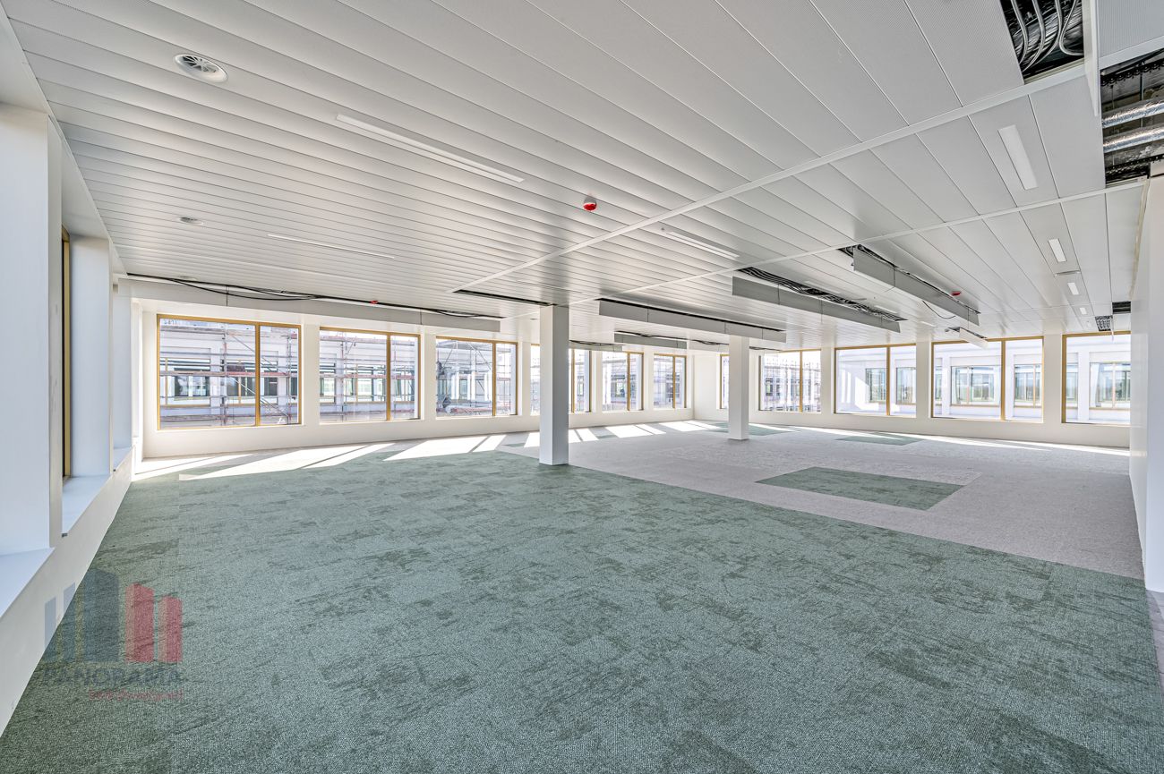 Uniek kantoorgebouw op absolute toplocatie met visibiliteit van de R4 - foto 4