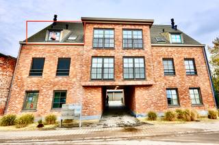 Op zoek naar een instapklaar appartement in een rustige en groene omgeving op 3 min van de markt van Eeklo? Dan zal dit appartement, voorzien van...
