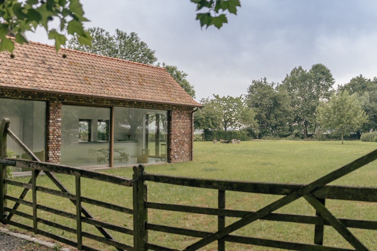Exclusive country house on +/- 8000 m²: the perfect synthesis of peace, space and accessibility - photo 4