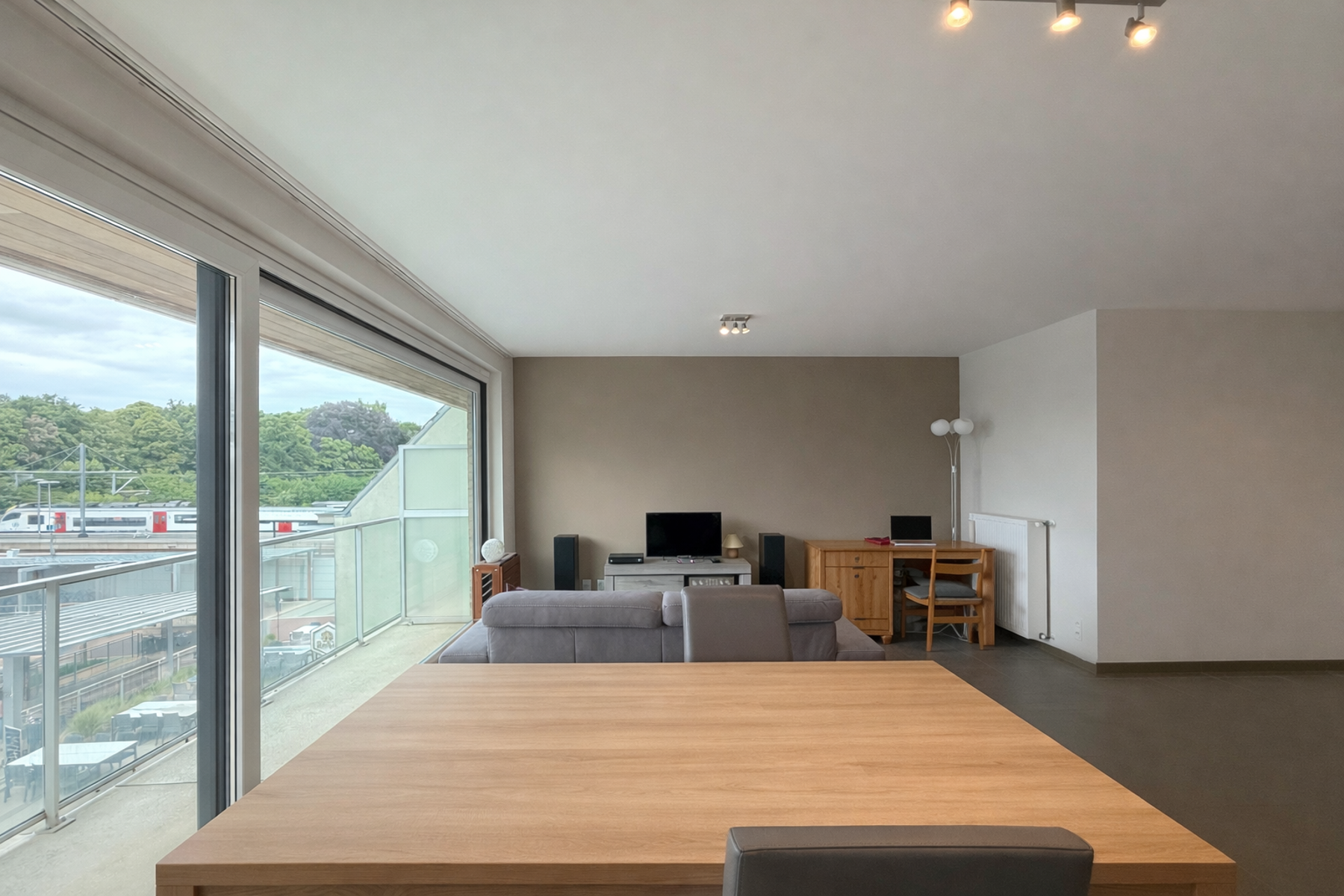 Instapklaar appartement met 2 slaapkamers en terras - foto 5