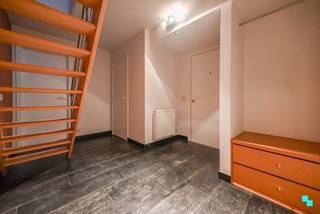 Rustig en groen gelegen dakappartement nabij centrum Izegem met uitzicht op het kanaal Roeselare-Leie én het Prinsessenhof. Het appartement...