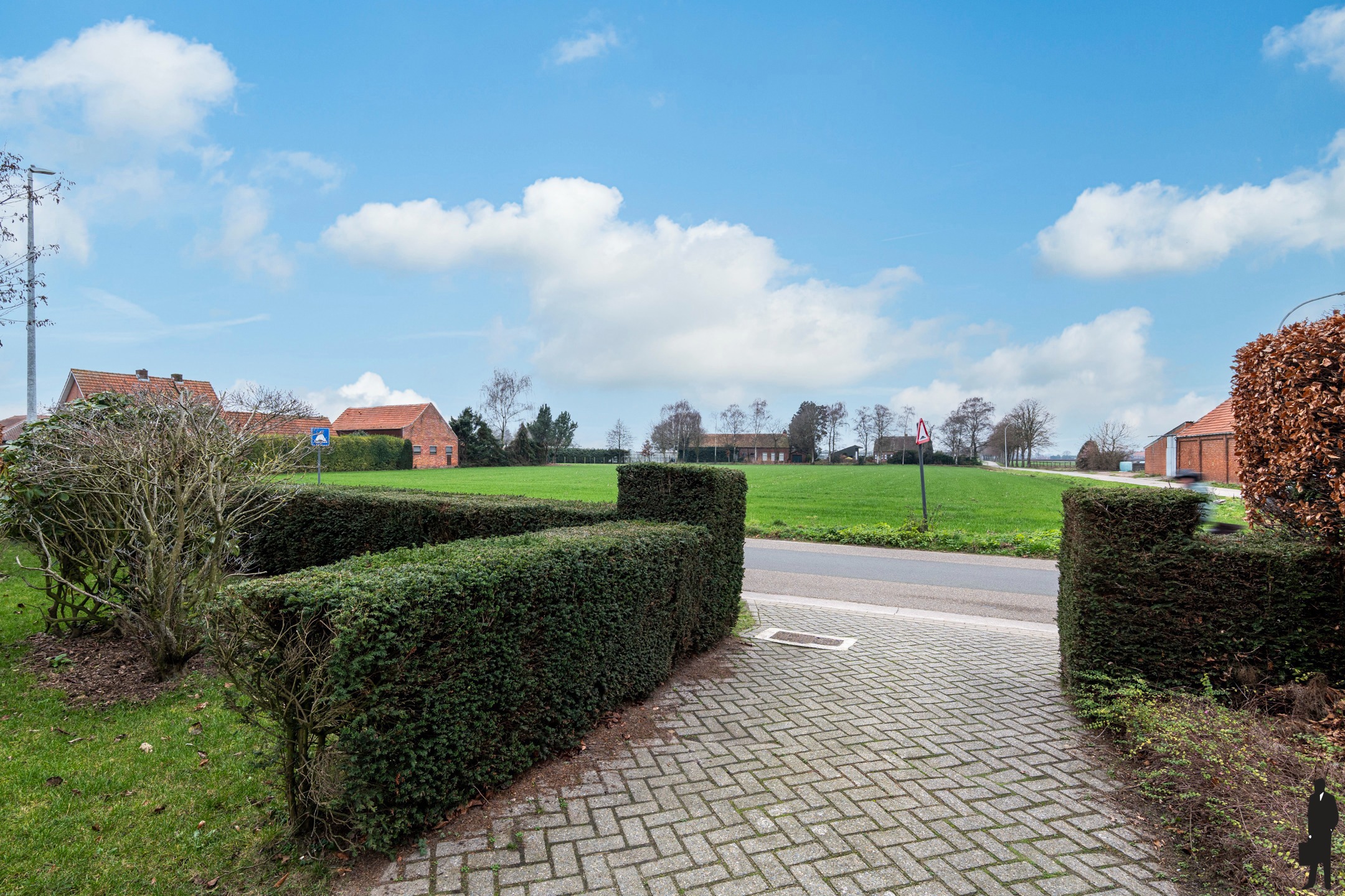 Vrijstaande woning met 4 slpk. gelegen op gunstige locatie te Minderhout - foto 2