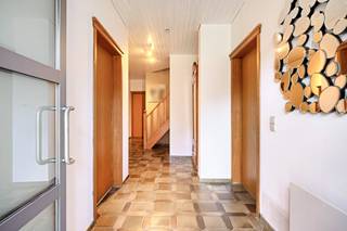 Ontdek uw nieuwe thuis in deze mooie ruime villa, gelegen in een serene doodlopende straat van het charmante Tombeek. Met een royaal terrein...