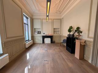 <p>Are you looking for office space in Leuven? We offer an excellent opportunity on Blijde Inkomststraat, right in the heart of the city.</p>
<p>The building features 20 separate office units spread across four floors. The offices range in size from 20 m² to 40 m² and can be combined according to your needs. You can rent a single office, or even an entire floor with five offices. This makes the building suitable for both small and larger businesses.</p>
<p>In addition to the office spaces, we also offer parking spaces for rent in the underground garage. This can be convenient for you and your employees, or for clients arriving by car.</p>
<p>On the ground floor of the building, you will find a shared kitchen equipped with all basic necessities — a perfect spot to relax during breaks. There is also a meeting room available for use with colleagues or clients.</p>
<p>During lunch breaks, you can enjoy the garden area, where picnic tables provide a comfortable setting for your meals. The garden offers a peaceful atmosphere in the middle of the city.</p>
<p>The building is equipped with an elevator, making it easy to access all floors.</p>
<p>The location on Blijde Inkomststraat is ideal — right in the center of Leuven, close to shops, restaurants, and other amenities.</p>
<p>In short, our building offers great flexibility for companies seeking office space in Leuven. Whether you need a small office or an entire floor, we have the space to suit your needs. Contact us for more information or to schedule a viewing.</p>
<p>If you are interested in one or more office units, don’t hesitate to get in touch with BVM Vastgoed at 016 23 21 45 or via info@bvm-vastgoed.be.</p>