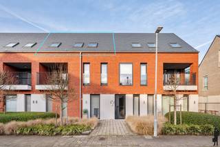 APPARTEMENT MET 1 SLAAPKAMER, RUIM TERRAS, STAANPLAATS EN BERGINGDit instapklare en lichtrijke appartement is gelegen in een rustige en groene...