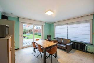 Dit veelzijdige handelspand met bijhorend appartement is gelegen in Deerlijk en is ingericht als slagerij.Het gelijkvloers biedt tal van...