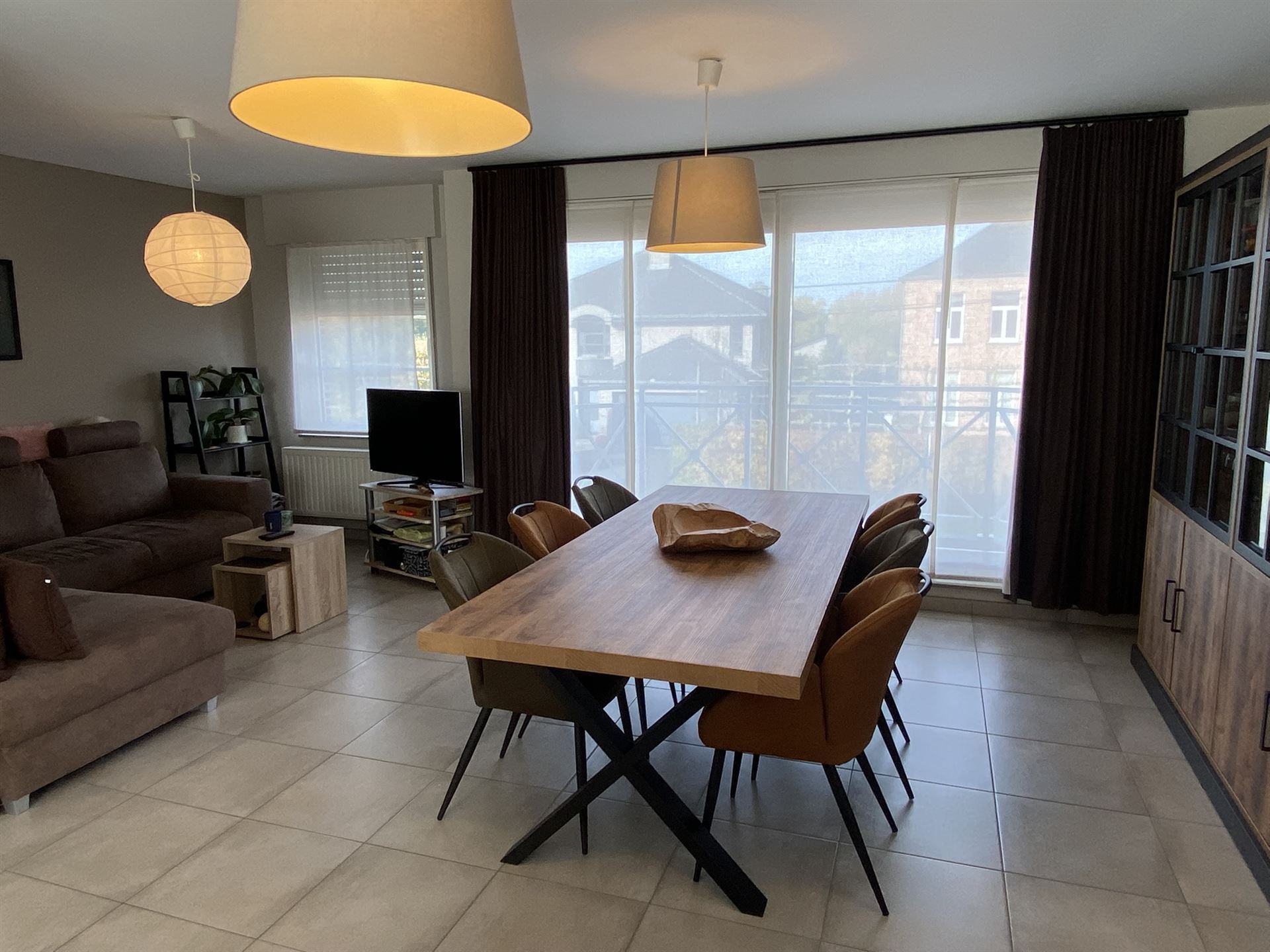 Appartement met 2 slaapkamers, terras en garage - foto 4