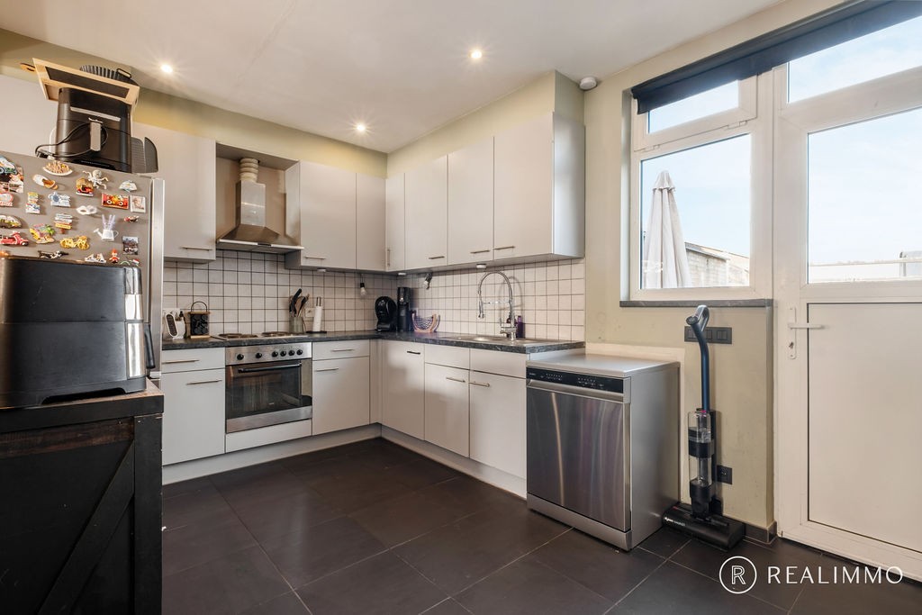 Instapklare, gerenoveerde woning met tuin en autostaanplaats in Bossuit - foto 5