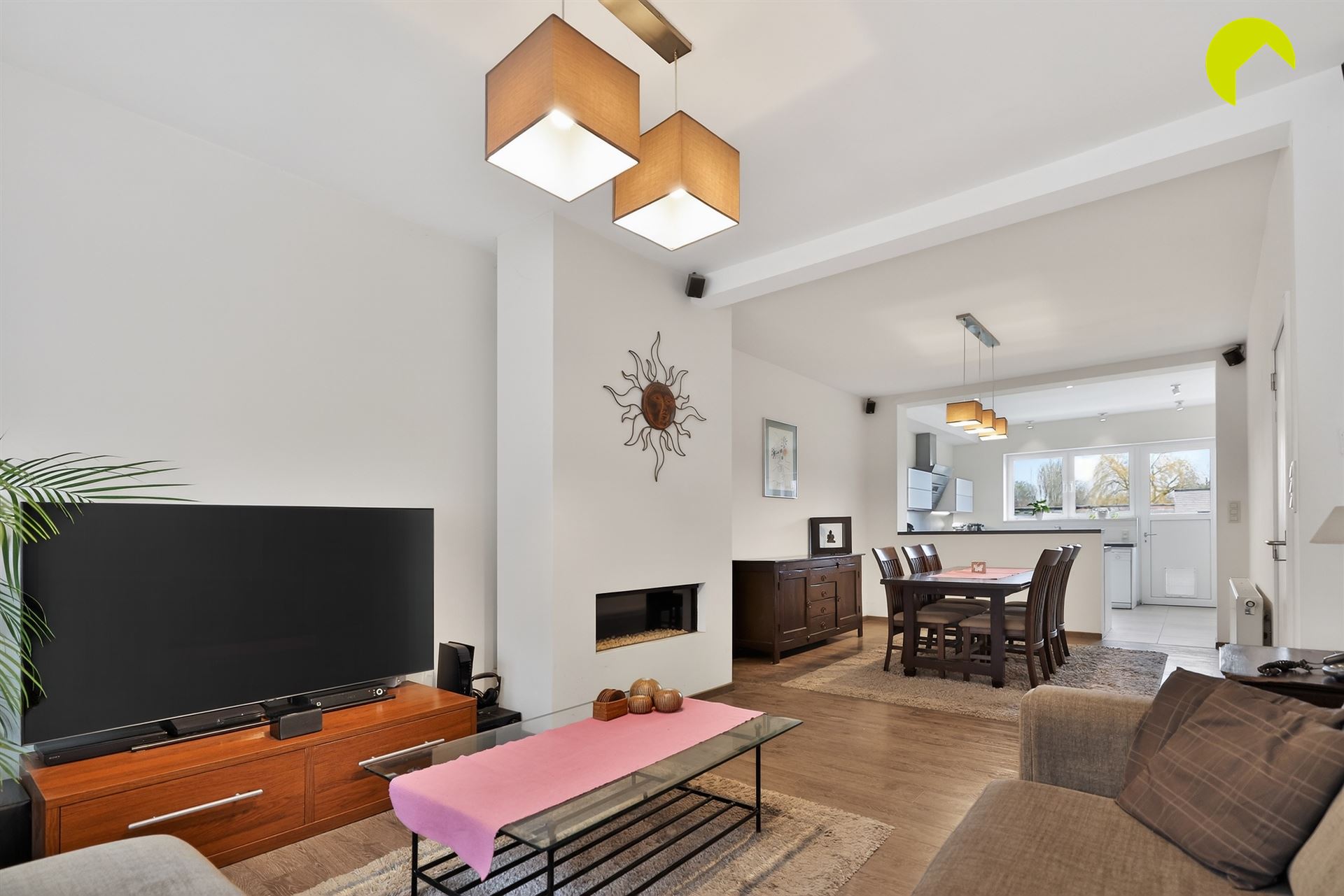 Deels gerenoveerde woning met tuin! - foto 4