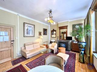 <p><span>Information apartment</span></p><p><span>Beautifully furnished 1-bedroom apartment of approx. 62m, located on the 2nd floor of a characterful building on TOP location at the Marnixplaats! The living space of approx. 21m² has a very spacious feeling due to the high ceilings and enjoys lots of light thanks to the facade wide windows. The spacious bedroom overlooking the green garden is located at the back of the apartment. On the mezzanine floor is the kitchen and bathroom. The kitchen with breakfast area is equipped with a gas stove with cooker hood, microwave, refrigerator with freezer and double sink. The bathroom is equipped with a step-in shower, sink and toilet. You also have a south-west oriented terrace with a nice green view! Monthly flat rate: 250 EUR/month (private use of gas, electricity, water, internet and common parts). </span></p><p><span> </span></p><p><span>Classification</span></p><ul><li><span>The living space with high ceilings gives a very spacious feeling. Thanks to the large windows at the front of the building, the space enjoys a lot of natural light.</span></li><li><span>The installed kitchen with breakfast corner is equipped with gas cooker with extractor hood, microwave, refrigerator with freezer and double sink.</span></li><li><span>The tile-floored bathroom has a step-in shower, sink unit with additional storage cabinets and toilet.</span></li><li><span>At the back of the apartment is a spacious bedroom approx. 14m².</span></li><li><span>Through the mezzanine there is access to the cozy southwest (afternoon and evening sun) terrace approx. 10m² with a green view. </span></li></ul><p><span> </span></p><p><span>General information</span></p><ul><li><span>Rent: 950 EUR/month.</span></li></ul><ul><li><span>Package: 250 EUR/month (use of gas, water, electricity and internet + maintenance of common parts).</span></li></ul><ul><li><span>Availability: 1 September 2025.</span></li></ul><ul><li><span>Guarantee: 3 months.</span></li></ul><p><span> </span></p><ul><li><span>Drawing up the inventory: 125 EUR excl. VAT per lot.</span></li><li><span>Preparation of inventory list: 100 EUR excl. VAT per lot.</span></li></ul><p><span> </span></p><p><span>Building</span></p><ul><li><span>Perfectly maintained building consisting of 3 floors.</span></li></ul><p><span> </span></p><p><span>Location</span></p><ul><li><span>Quietly located in a side street of the bustling Marnixplein with its super cozy restaurants and cafes.</span></li><li><span>Several supermarkets in the immediate vicinity.</span></li><li><span>Easily accessible by public transport.</span></li></ul><ul><li><span>MOBISCORE: 9,6/10!</span></li></ul><p><span> </span></p><p><span>*The information in this prospect is for information purposes only: prospective tenants must make their own business of obtaining, checking and interpreting this information.</span></p>