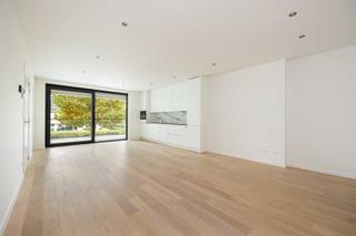 NIVEAU -11 ondergrondse autostaanplaats inbegrepen in de huurprijs.( 2de ondergrondse autostaanplaats optioneel bij te huren aan € 75 /...