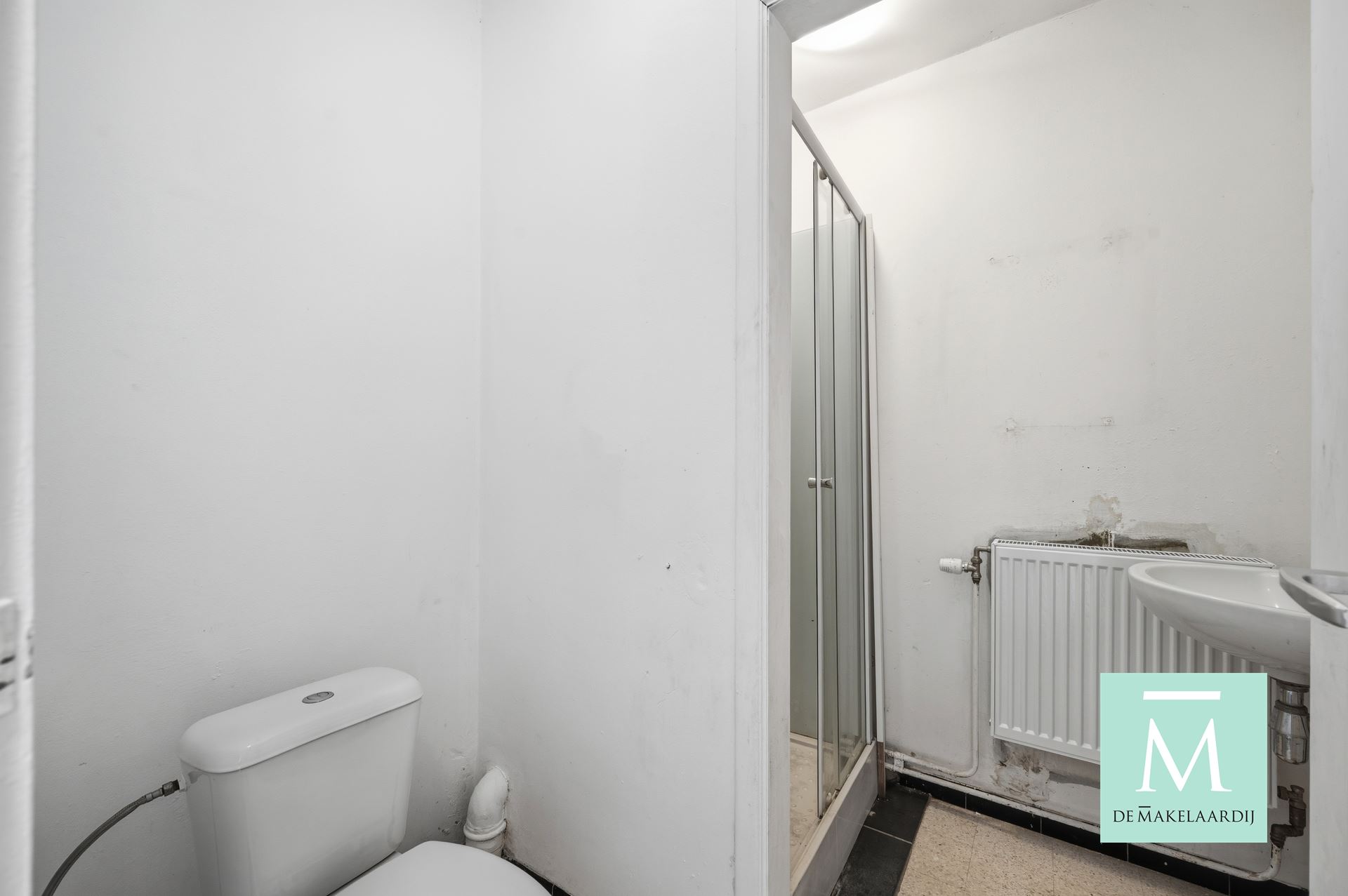 Op te frissen 2/3 slaapkamerappartement op strategische ligging! - foto 5