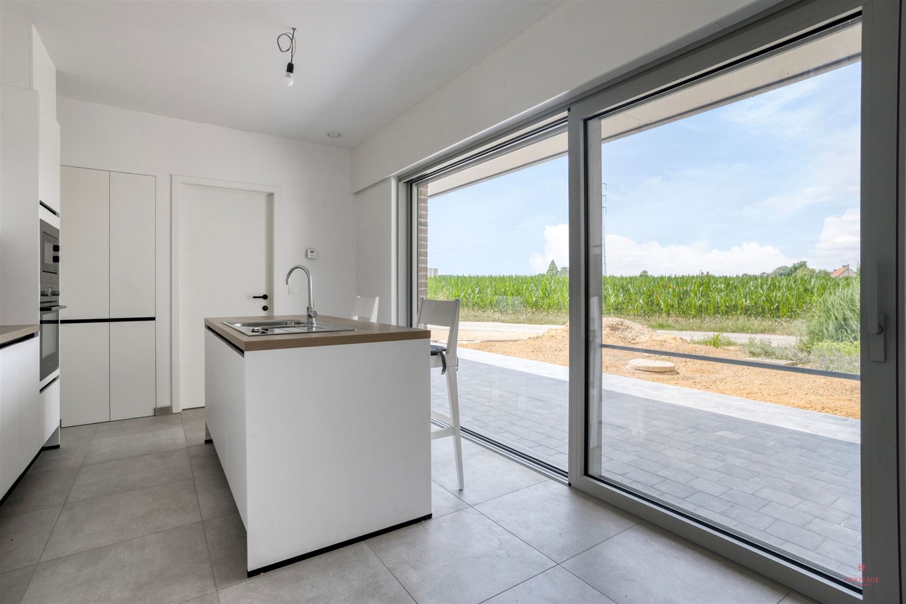 Ruime en recent gerenoveerde woning te Waregem - foto 1