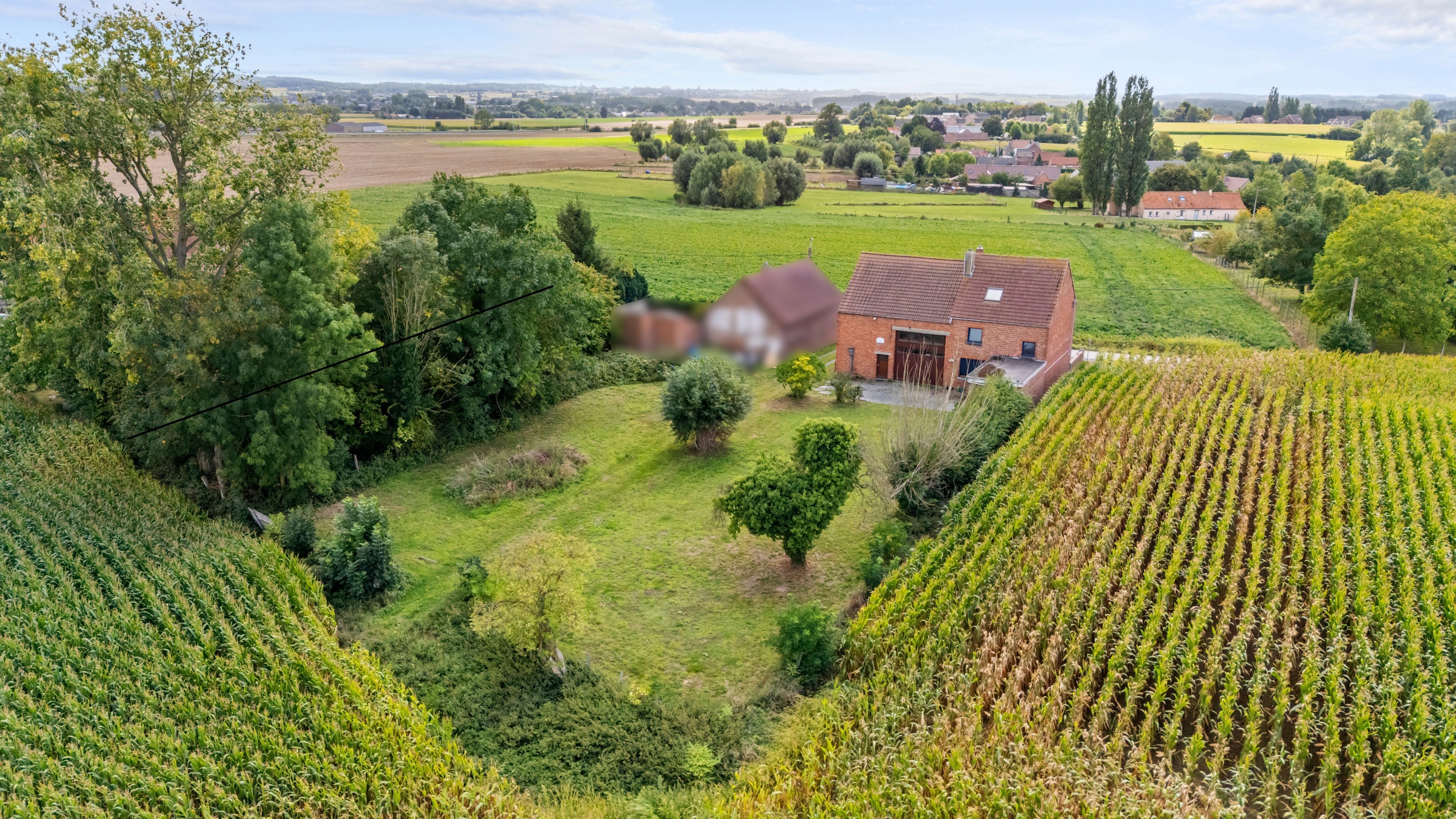 Gezellige woning met natuurlijke tuin/bosje op +/- 18a50 - foto 1