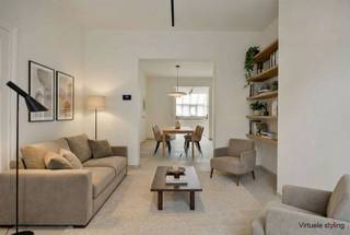 Propriété récemment rénovée à Deinze. Cette propriété est située dans la Guido Gezellelaan à Deinze, un endroit extrêmement central entouré de...