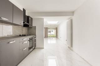 <p><span>Completely renovated &amp; Energy efficient: Spacious family home with 3 bedrooms</span></p><p><span>Are you looking for a home where you really only need to unpack your bags? This characterful family home at </span><span>De Francqueslei 12</span><span> in Deurne was </span><span>recently completely renovated</span><span> with an eye for quality, light and modern comfort.</span></p><p><span> </span></p><ul><li><span>Total renovation:</span><span> Completely renovated in 2026 and immediately ready to move in.</span></li><li><span>Energy efficient:</span><span> Sustainable living with a favorable </span><span>EPC B</span><span>.</span></li><li><span>Family space:</span><span> 3 large bedrooms and a generous, modern bathroom.</span></li><li><span>Open living concept:</span><span> Bright living space with a fully equipped open kitchen.</span></li><li><span>Outdoor living:</span><span> Beautiful garden with a cozy canopy and garden shed.</span></li></ul><p><span>Layout and comfort:</span><span> Upon entering the home, one immediately notices the high-quality finishes. The open kitchen is the heart of the home and flows beautifully into the bright living space. Large windows provide a seamless connection to the garden. On the floors you will find three full, spacious bedrooms, as well as a large, modern bathroom that exudes luxury and tranquility.</span></p><p><span>Garden:</span><span> The garden is an oasis of calm in the city. Thanks to the awning, you will enjoy outdoor living all year round, regardless of the weather. The practical rear garden shed is ideal for additional storage.</span></p><p><span>Modern living comfort, space and low energy bills come together perfectly here.</span></p><p><span> </span></p><p><span>Interested in a visit?</span><span> Call us at 03/646.66.55 or email lynn@sinjoor.be</span></p><p><span> </span></p>