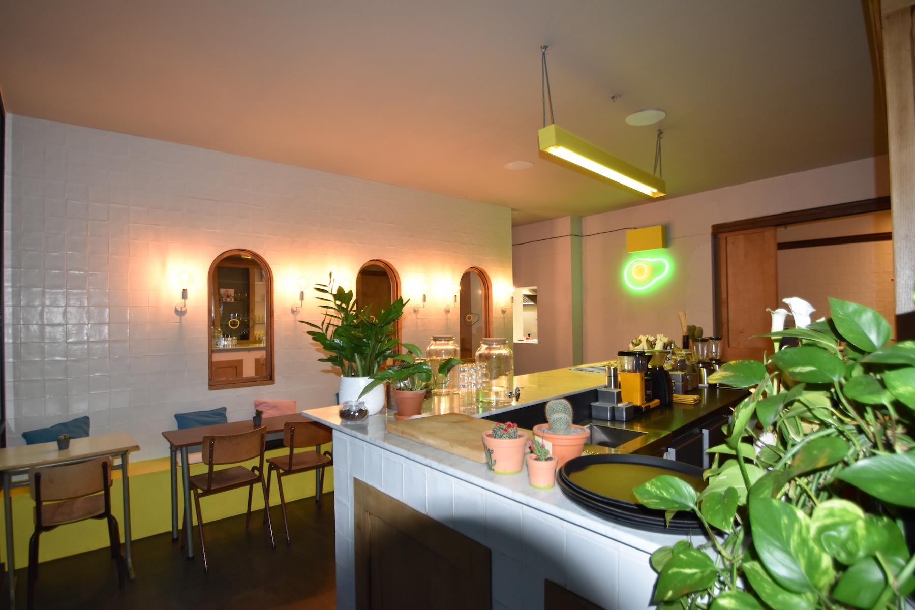 ANTWERPEN - Schitterend gelegen handelsgelijkvloers  - foto 3