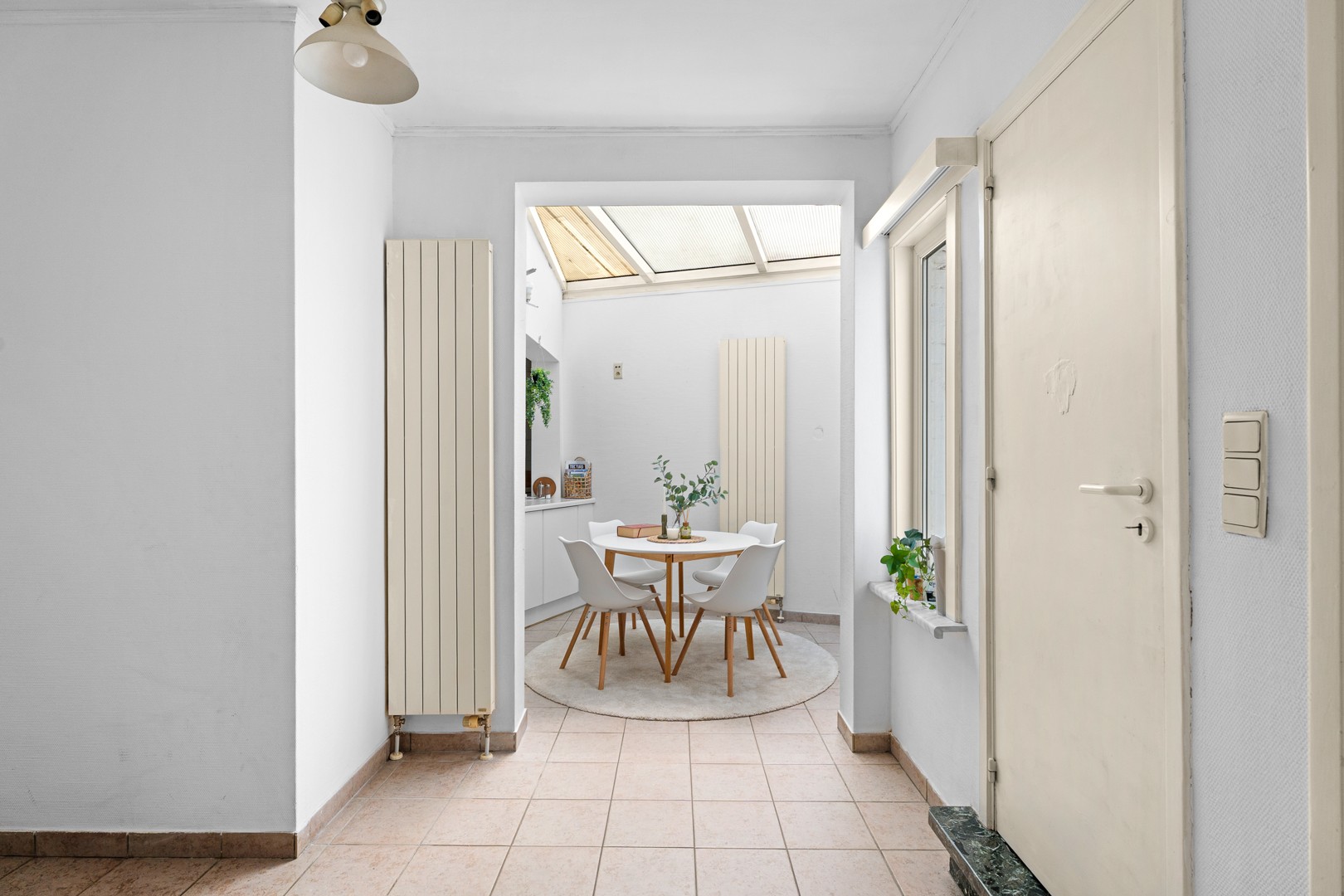 Charmante gezinswoning met 3 slaapkamers, koertje en dakterras. - foto 5
