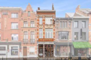 Te koop: prachtig authentiek handelspand met woonst in de Brusselsestraat, hartje centrum van Dendermonde, in de drukke winkelstraat. Dit...