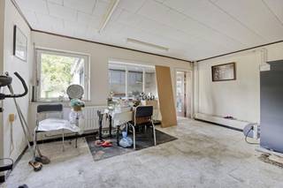 Are you looking for a spacious home on a large plot, with interesting development potential? Then this property, located at Sint-Stefanusstraat 3 in Riemst, is definitely an interesting opportunity.<br /><br />The house has a living area of 207 m² and is located on a plot of no less than 13a60ca, or 1,360 m². Thanks to this spacious area, the property offers many opportunities, both for those looking for a large home with outdoor space and for those who want to further explore the potential of the plot.<br /><br />The property is offered as a home on the one hand and as construction or project land on the other hand. Based on the available information, the plot is located in a residential area with a rural character and cultural, historical and/or aesthetic value. The property is not located within a RUP, BPA or approved allotment. Any development will therefore be assessed on the basis of the municipal building regulation.<br /><br />According to the first indications of the Department of Spatial Planning, a division into 2 lots for ground-based homes in open buildings seems in principle possible. An alternative solution with semi-open buildings may be further investigated, always subject to a concrete urban planning file and the approval of the competent authorities.<br /><br />The environment is characterized by a varied building landscape with open, semi-open and closed buildings. Any development should take into account, among other things, the sloping nature of the site, the connection to the existing streetscape, sufficient parking on site and high-quality outdoor spaces.<br /><br />In short, a spacious house of 207 m² on a spacious plot of 13a60ca, with many options for personal occupancy, renovation, redevelopment or project-based implementation.<br /><br />This property is subject to the renovation obligation imposed by the Flemish government for residential buildings (unless demolished within 5 years of purchase). For more information, consult the website of the Flemish Energy and Climate Agency at https://www.vlaanderen.be/een-woning-kopen/renovatieverplichting-voor-residentiele-gebouwen<br /><br />Register of measures: no