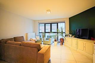 Dit recent gerenoveerde appartement is gelegen in het centrum van Dendermonde op 400 meter van de Grote Markt. Op het gelijkvloers is er een...