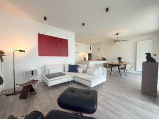 Plan uw bezoek via www.polares.euIn deze recente residentie in Herent kan je op de eerste verdieping dit drieslaapkamer-appartement terugvinden...