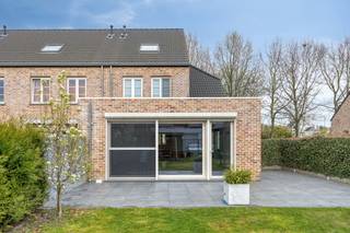 Vous recherchez une maison familiale spacieuse où le confort et la durabilité sont essentiels ? Cette belle maison à Kruibeke offre tout ce dont...