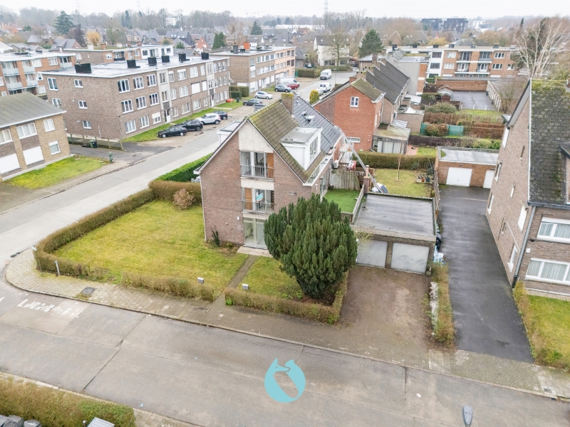 Kleinschalig gebouw met 2 appartementen en 2 garages - foto 2