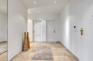 Dit is uw kans om de trotse eigenaar te worden van een riant dakappartement van 150 m² waar licht, ruimte en privacy samenkomen.Het appartement...