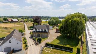 Deze te renoveren woning bevindt zich in het landelijke Wetteren Ten Ede, in het groen en op wandelafstand van de dorpskern, op een oppervlakte...