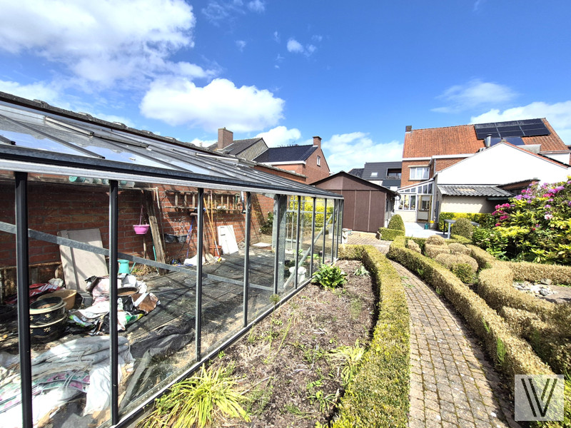 Op te frissen woning met garage en zonnige tuin - foto 4