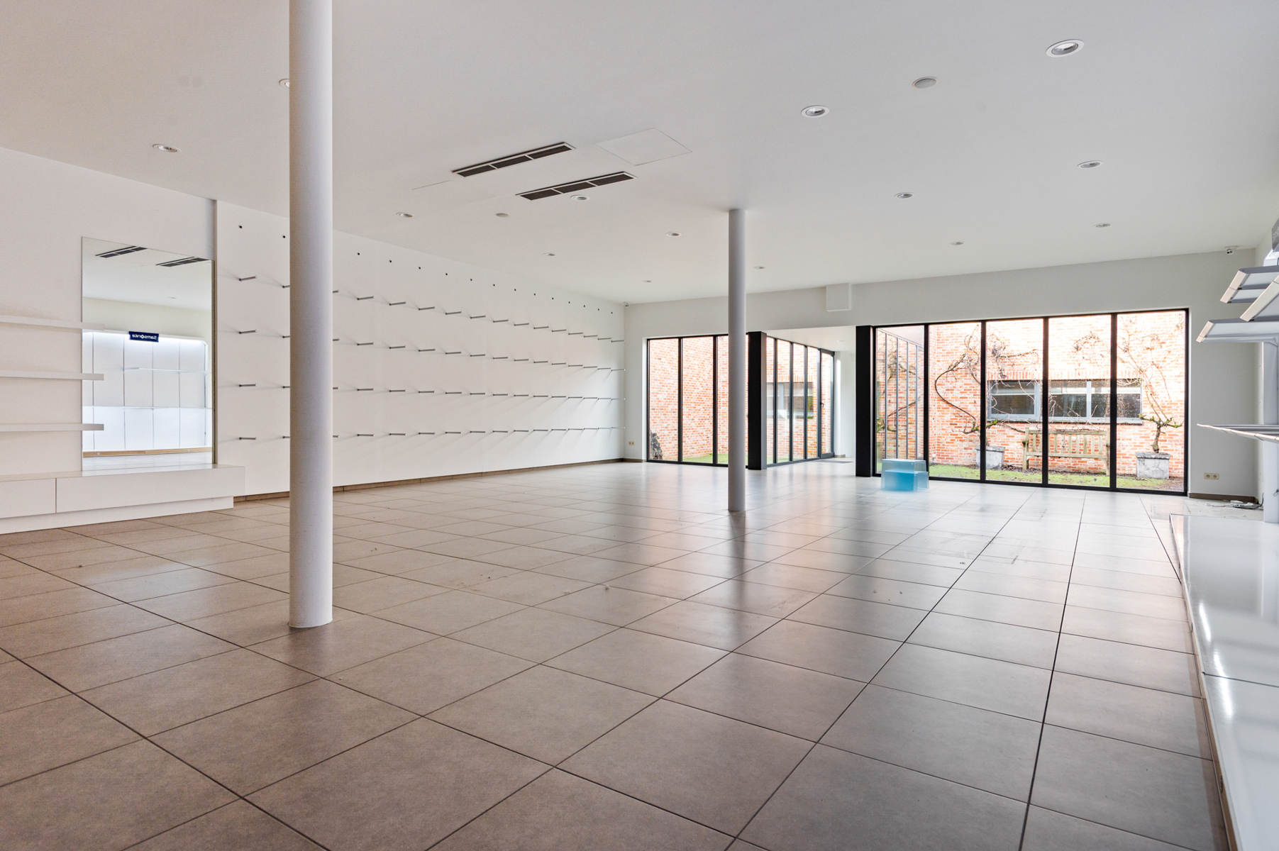 Ruim handelspand gelegen in het centrum van Herentals. - foto 2