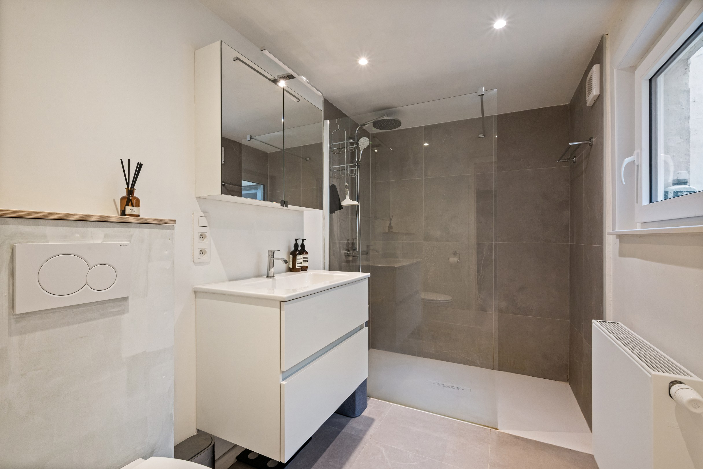 Maison de ville confortable avec 4 chambres et terrasse - photo 5