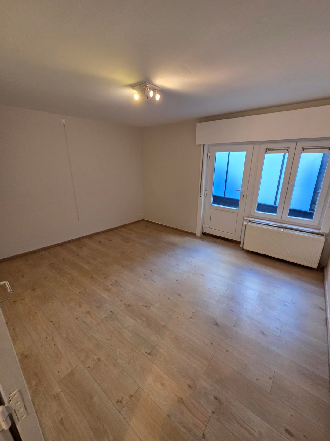Verzorgd appartement met 2 slaapkamers in Veurne - foto 4