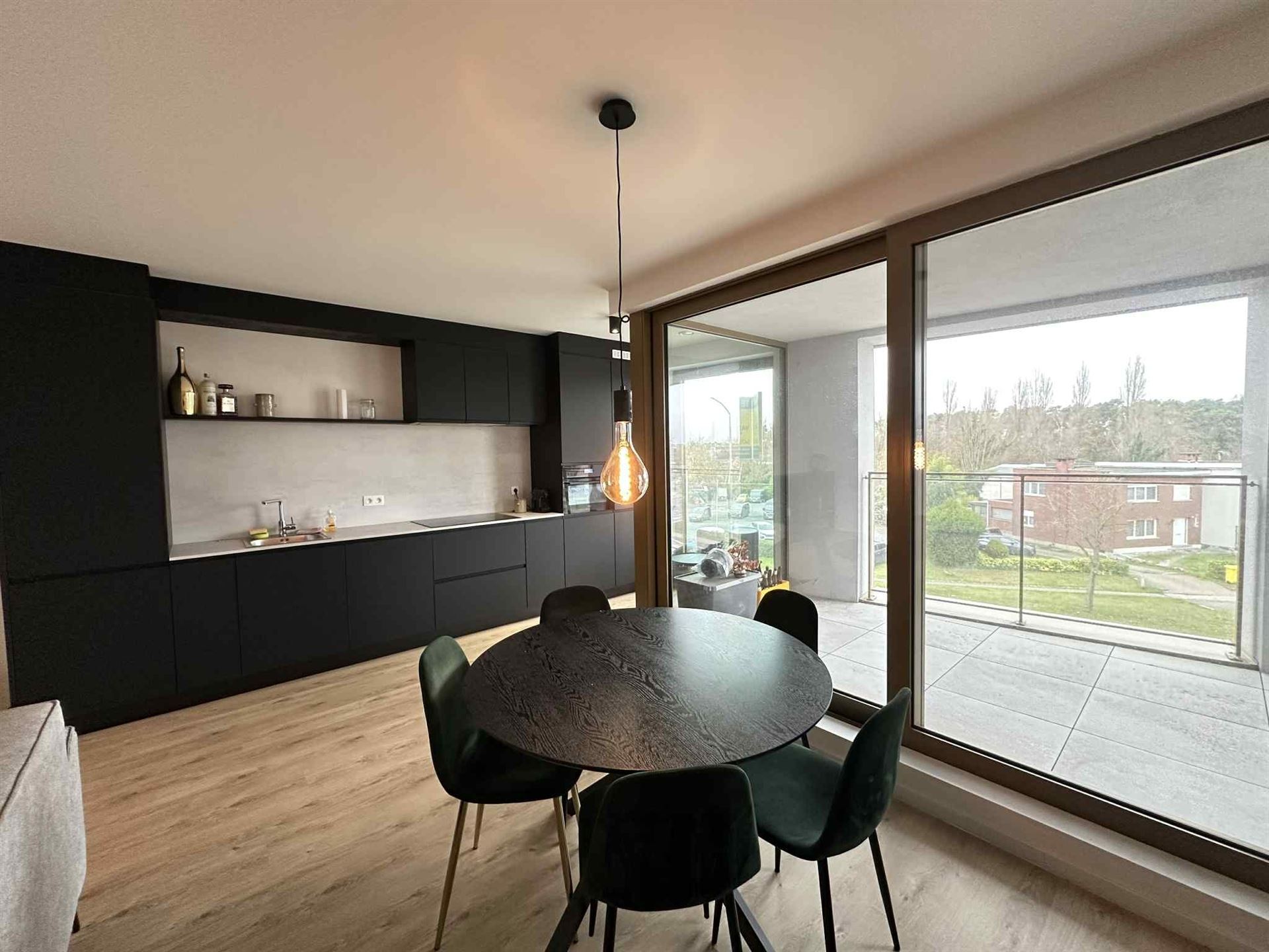 Recent appartement met 1 slaapkamer, terras en autostaanplaats. - foto 5