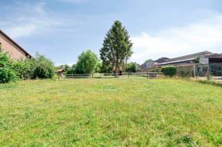 Graag verkopen wij U deze prachtig gelegen bouwgrond voor open bebouwing in een rustige en groene omgeving nabij Aarschot. Dit ruime perceel van...