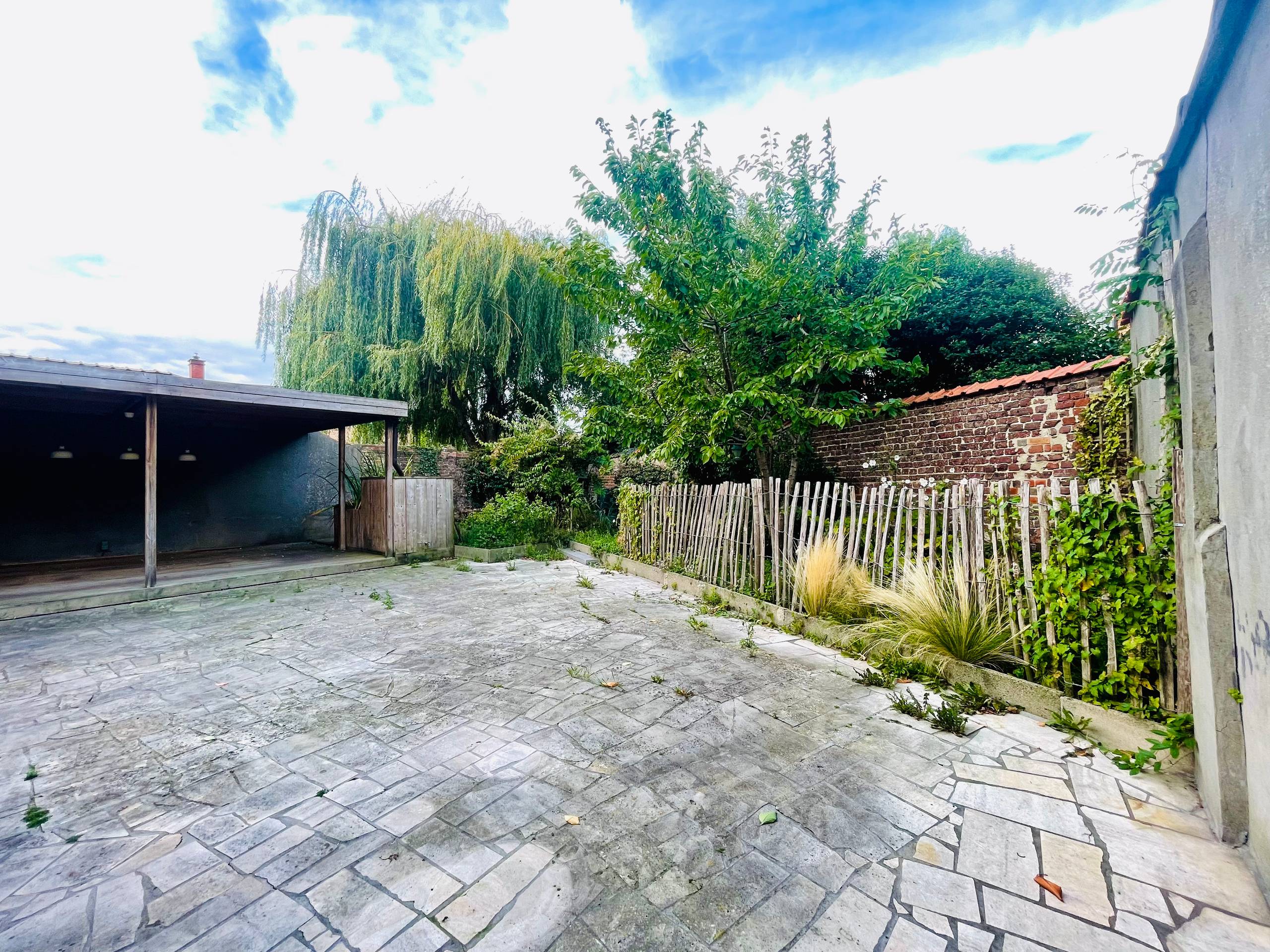 Wevelgem - Ruime woning met 7 slaapkamers en ruime stadstuin - foto 2