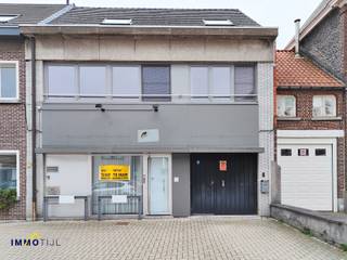 Handelsruimte te huur van 85m² in het dorpscentrum.De handelsruimte is onmiddelijk beschikbaar en kan u terugvinden in het dorpscentrum van Herdersem...