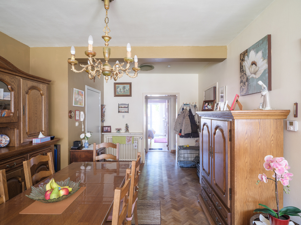 Stijlvol tweeslaapkamerappartement met mid-century karakter nabij Gent-Sint-Pieters - foto 5