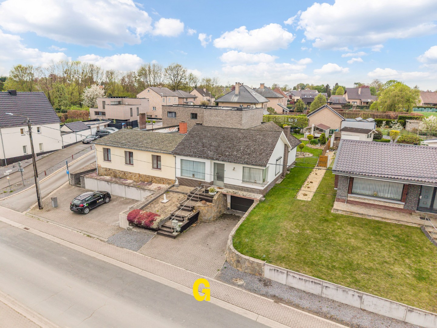 Te renoveren doch netjes verzorgde bungalow woning met tuin en garage op 5a 33ca in een aantrekkelijke buurt vlak aan het centrum - foto 2