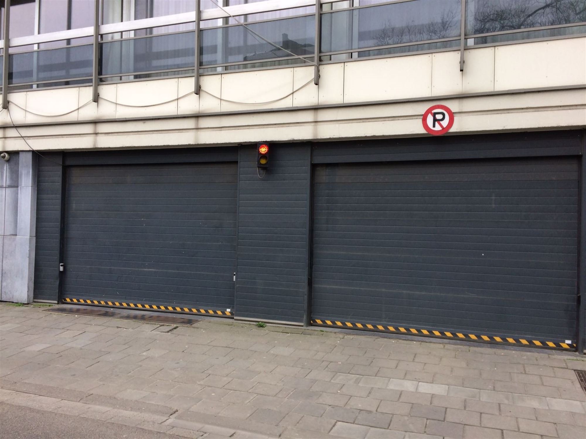 Garage for sale in Antwerp - photo 1