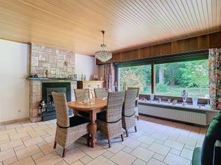 Maison avec 2 chambres, garages et grand jardin, dans un emplacement de choix !Dans une rue calme et peu fréquentée à Erembodegem, au milieu d'un...