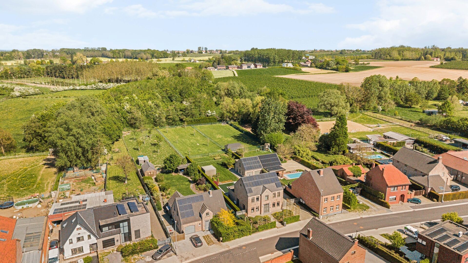 Statig en instapklaar landhuis  gelegen op een terrein van 3.638 m² te Romershoven. (Bilzen-Hoeselt) - foto 5